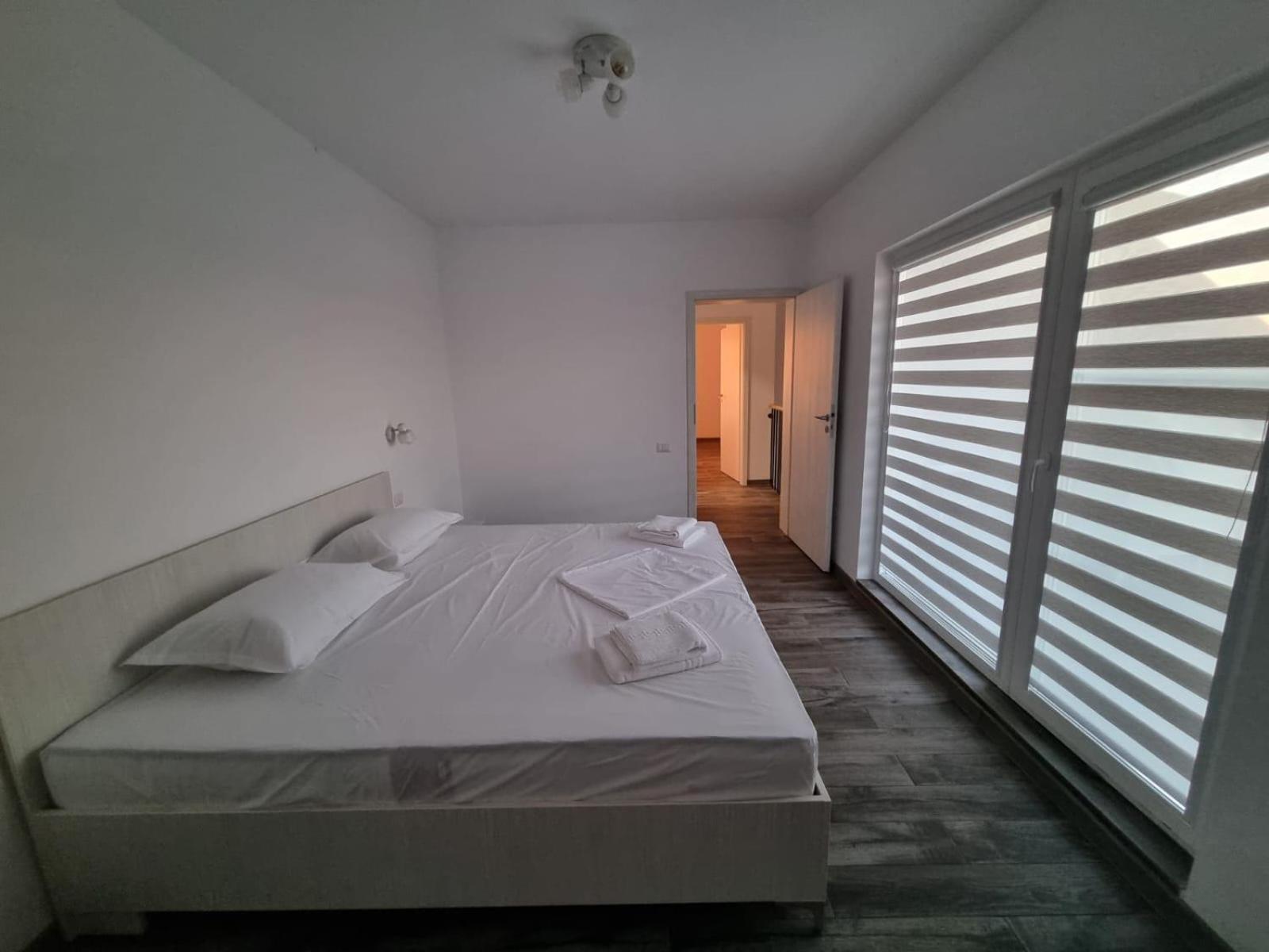 Dekor Hotel คอสติเนช ภายนอก รูปภาพ